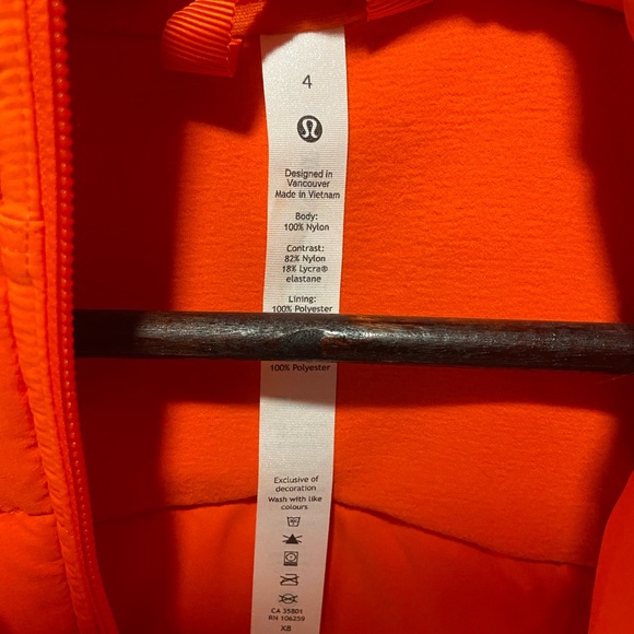 Lulu lemon jacket size 4 - Picture 4 of 6